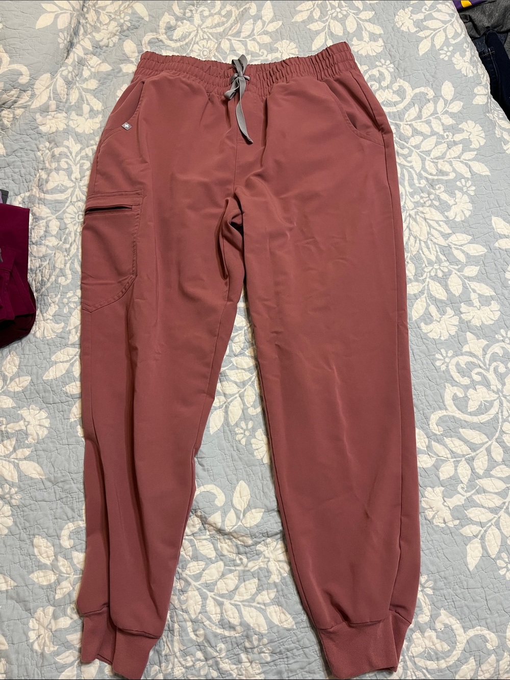 Figs Men's Jogger Pants in Dusty Rose